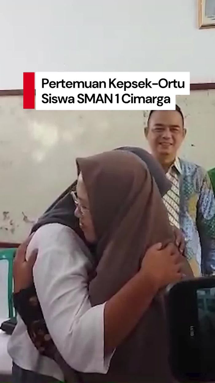Video: Momen Kepsek-Ortu Siswa SMAN 1 Cimarga Berpelukan Usai Damai
