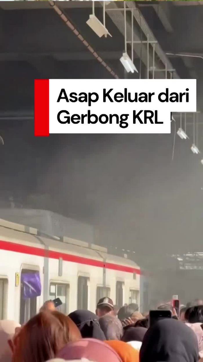 Video: KRL Keluarkan Asap di Stasiun Tanjung Barat, KAI Lakukan Pengecekan