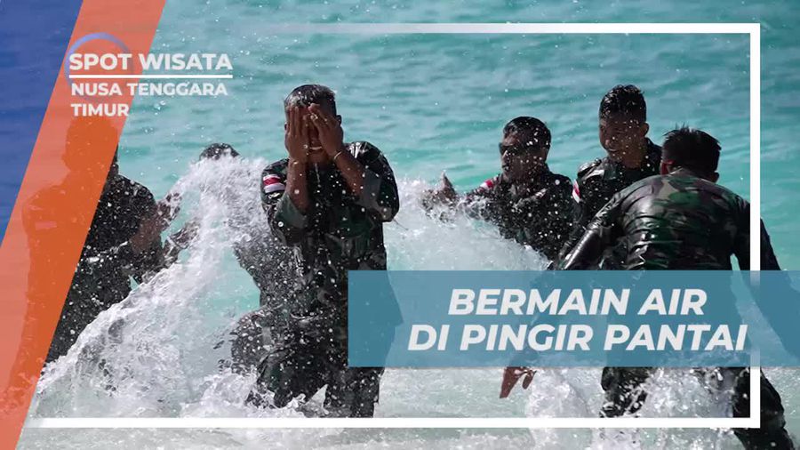 Bermain Air dan Menghilangkan Penat di Pantai Pulau Ndana, Nusa Tenggara Timur