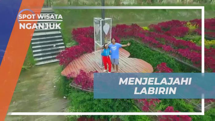 Bermain Seru di Labirin Taman Bunga di Nganjuk