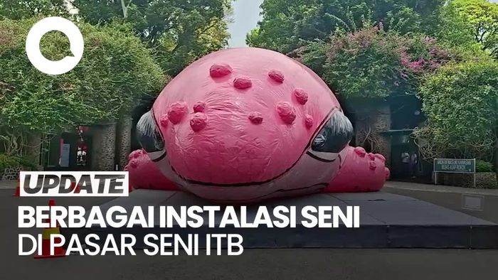 Video: Ada Paus Raksasa Terdampar di Pasar Seni ITB