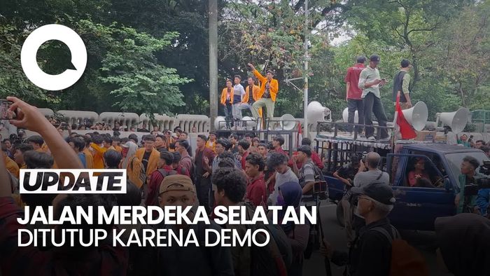 Video: Jalan Medan Merdeka Selatan Ditutup Imbas Demo Mahasiswa