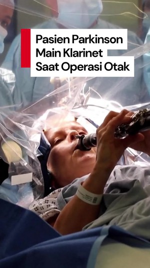 Video Momen Pasien Parkinson Main Klarinet saat Operasi Otak