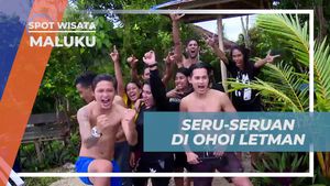 Melompat Ceria ke Laut di Ohoi Letman, Maluku