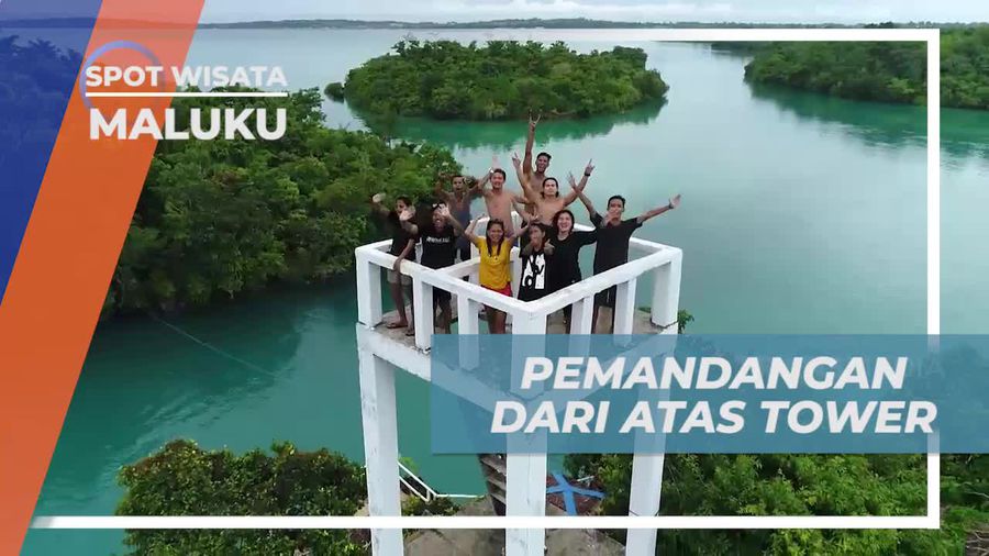Mengagumi Pemandangan Indah dari Atas Tower di Maluku