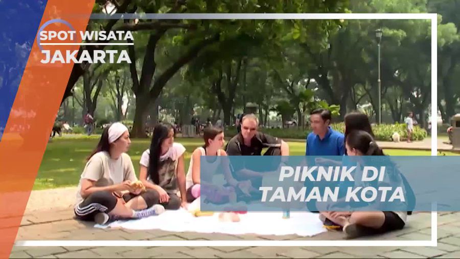 Menikmati Piknik Santai di Taman Suropati, Jakarta  