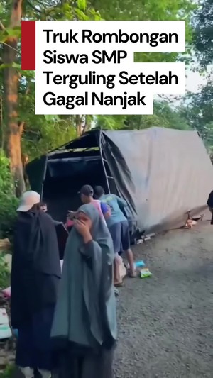 Video Detik-detik Truk Rombongan Siswa SMP di Gowa Gagal Nanjak-Terguling