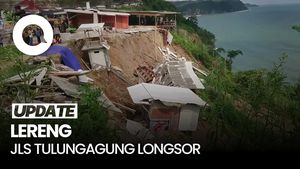 Video: Lereng JLS Tulungagung Longsor, Dua Warung Hancur