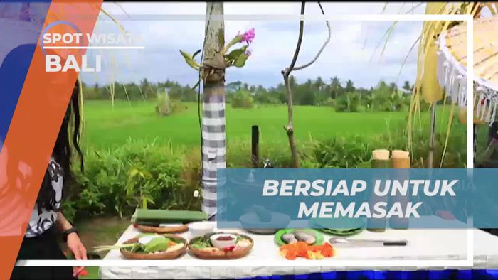 Bersiap Memasak dan Menghabiskan Waktu Bersama di Tempat Makan di Bali