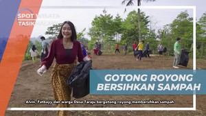 Bersama Warga, Membersihkan Sampah dan Membuat Suasana Lebih Bersih di Desa Taraju Tasikmalaya  