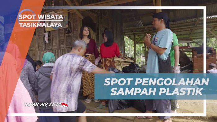 Mengikuti Proses Pengolahan Sampah Plastik Menjadi Paving Block di Tasikmalaya  