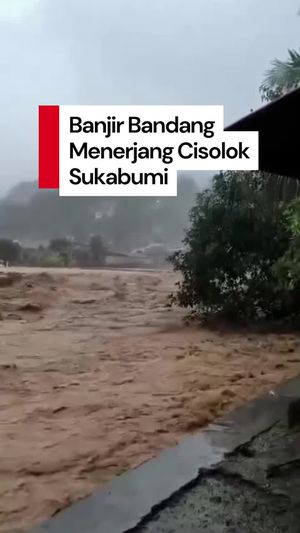 Video: Detik-detik Banjir Bandang Terjang Cisolok Sukabumi