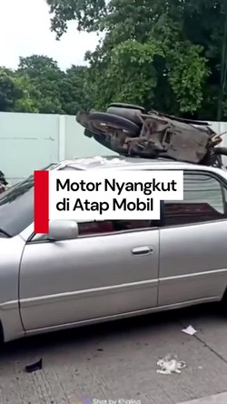 Video: Kecelakaan Maut di Cilegon, Motor Nyangkut di Atap Mobil