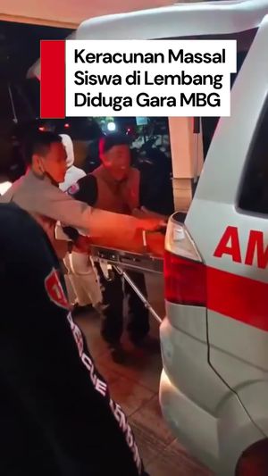 Video: Puluhan Siswa di Lembang Dilarikan ke RS, Diduga Keracunan MBG