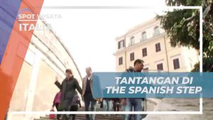 Menghadapi Tantangan Jalan Mundur di Tangga The Spanish Step di Italia  
