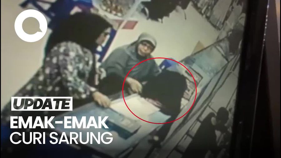 Video CCTV: Aksi Dua Emak-emak Curi Sarung Seharga Rp 8 Juta di Pasuruan Video CCTV: Aksi Dua Emak-emak Curi Sarung Seharga Rp 8 Juta di Pasuruan
