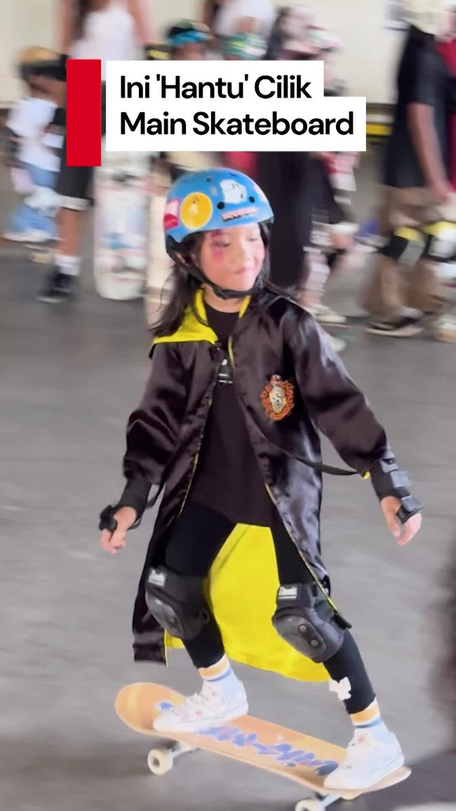 Video Ada Wednesday Addams-Young Hee Squid Game Main Skateboard di Bali