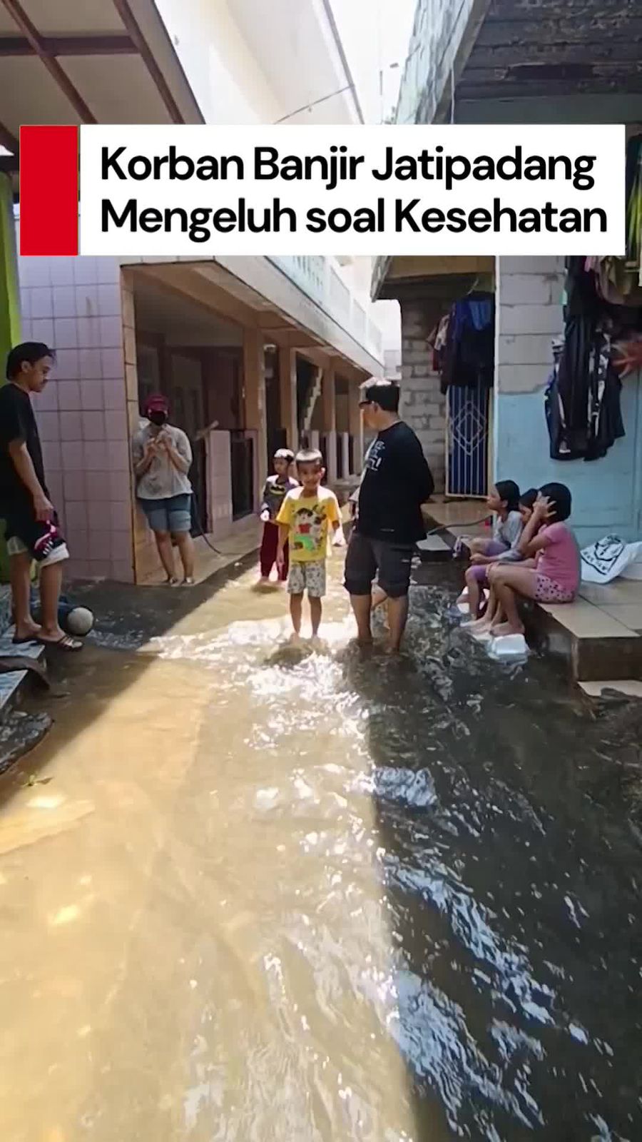 Video: Banjir di Jati Padang Belum Surut, Warga Keluhkan Masalah Kesehatan Video: Banjir di Jati Padang Belum Surut, Warga Keluhkan Masalah Kesehatan