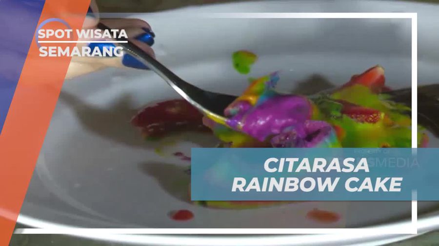 Menikmati Sajian Rainbow Cake dengan Pemandangan dari Sky Pool di Semarang  