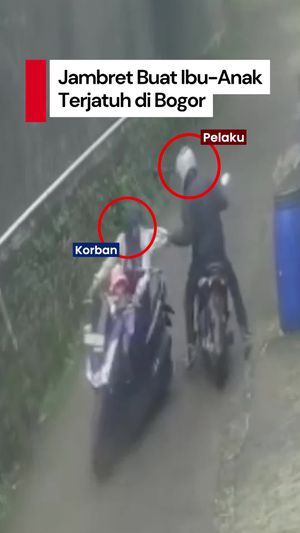 Video: Viral Aksi Jambret di Bogor, Buat Ibu-Anak Jatuh dari Motor