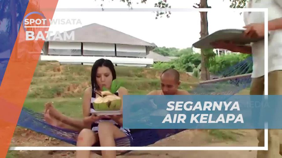 Bersantai di Tepi Pantai dan Menikmati Segarnya Kelapa di Batam  