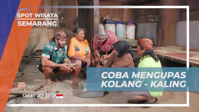 Mengupas Kulit Kolang-Kaling dengan Antusias di Desa Banyubiru, Semarang  