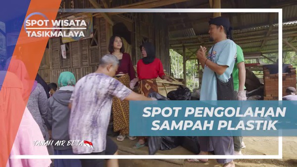 Mengikuti Proses Pengolahan Sampah Plastik Menjadi Paving Block di Tasikmalaya  