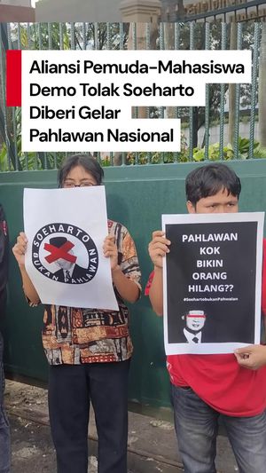 Video: Aliansi Pemuda-Mahasiswa Demo Tolak Gelar Pahlawan Nasional Soeharto