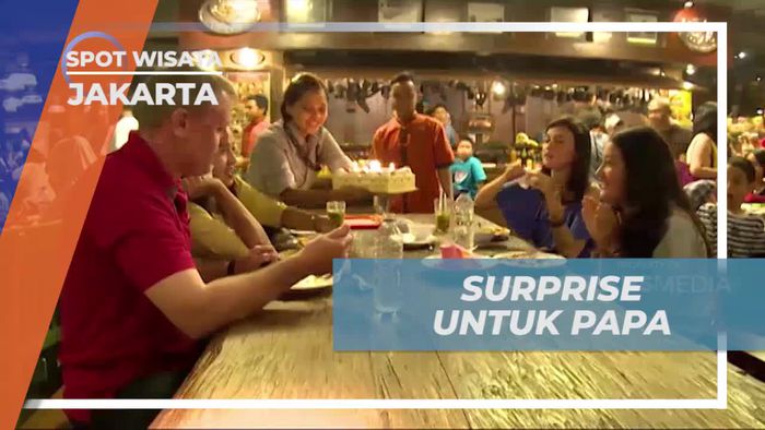 Memberikan Surprise Ulang Tahun untuk Papa di Food Court Jakarta  