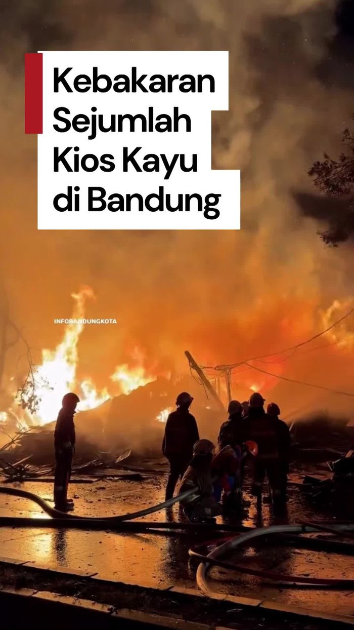 Video: Kebakaran Melanda Deretan Kios Kayu di Pasirkoja Bandung