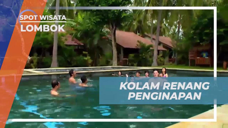 Berenang Ramai di Kolam Penginapan Cocotinos Resort, Lombok  