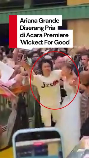 Video: Detik-detik Ariana Grande Diserang Seorang Pria di Acara Premiere Film