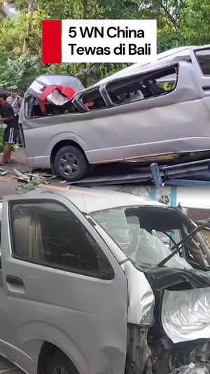 Video Minibus Wisatawan China Tabrak Pohon di Bali, 5 Orang Tewas