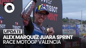 Video Momen Marc Marquez Cuma Jadi Penonton Adiknya Juara di Valencia