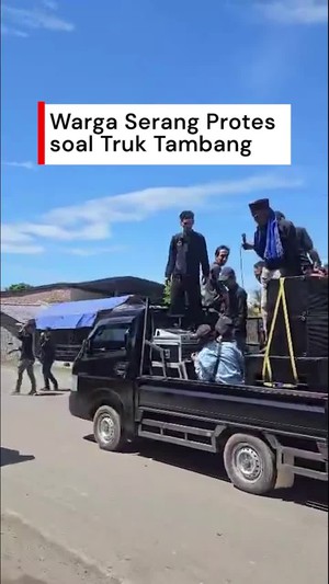 Video: Warga Blokade Exit Tol Cilegon Timur, Protes soal Truk Tambang