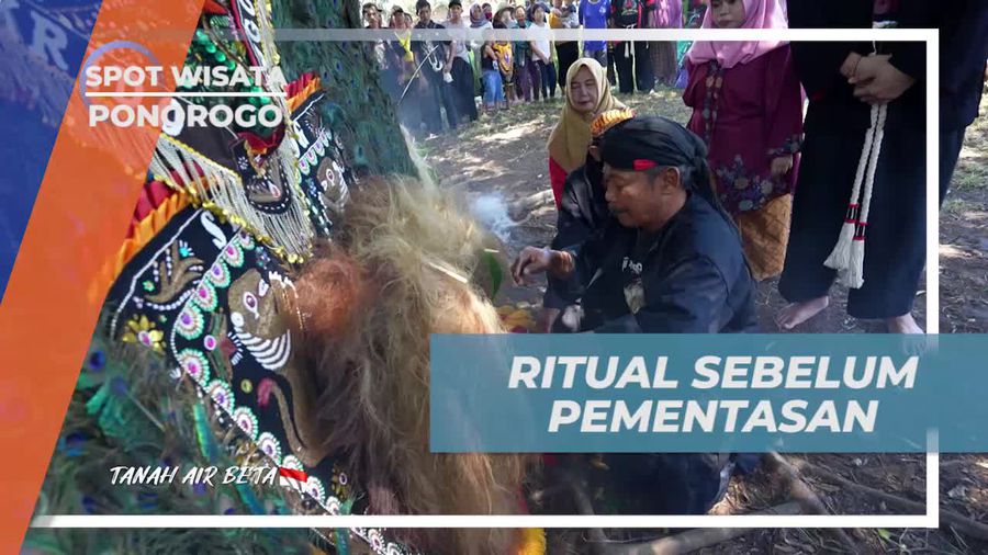 Mengamati Ritual Sebelum Pementasan Reog di Desa Gelang Lo, Ponorogo  