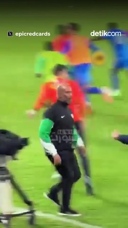 Video: Pelatih Nigeria Tuduh Lawan Main Dukun