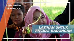 Melatih Anak-Anak Mengangkat Barongan di Desa Gelang Lo, Ponorogo  