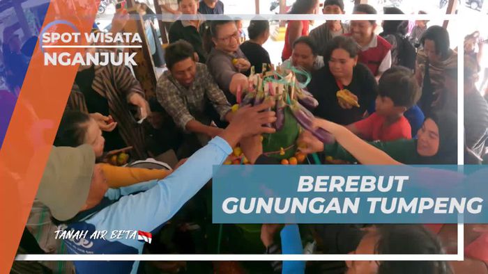 Menikmati Keseruan Berebut Gunungan Tumpeng di Nganjuk