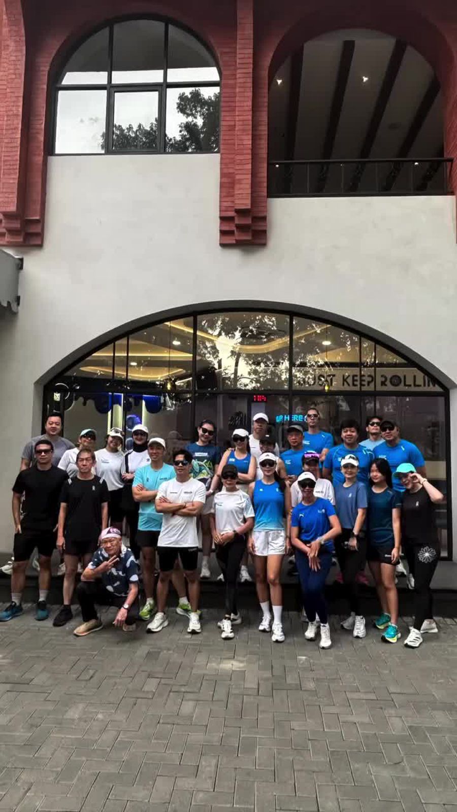 Sehat Bareng! Roolics Runners Lari Minggu Pagi Nih