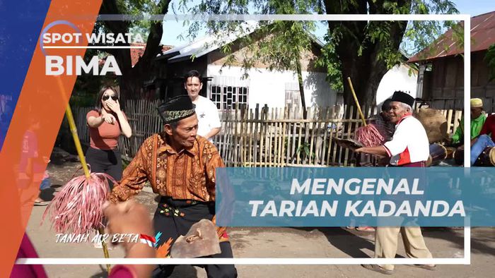Mengenal Tarian Kadanda di Desa Monggo, Bima  