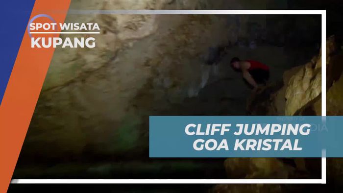 Melompat dari Tebing dan Bermain Air di Goa Kristal, Kupang  