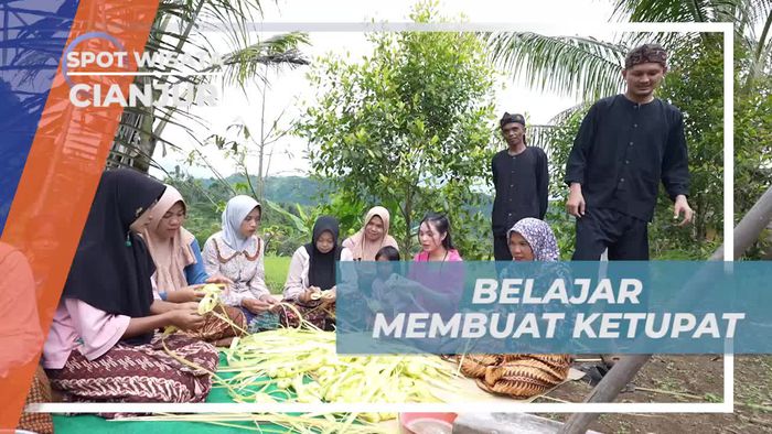 Belajar Membuat Ketupat dari Daun Kelapa yang Menantang di Cianjur  