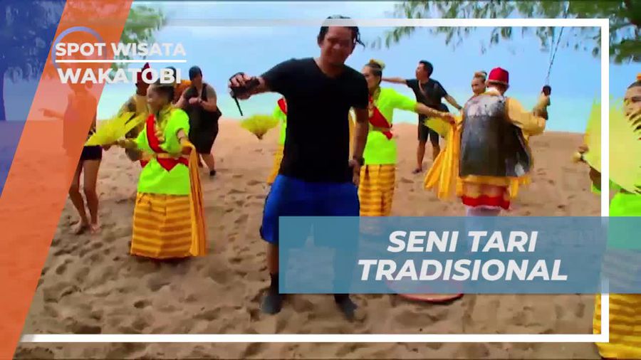 Menyaksikan Pertunjukan Tari Pajoge di Wakatobi  