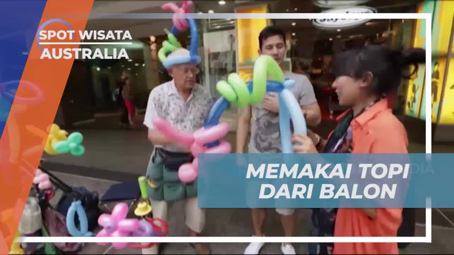Pakai Topi dari Balon dan Tampil Lucu di Brisbane Square, Australia  