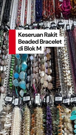 Video: Cobain Rakit Beaded Bracelet Lucu di Blok M