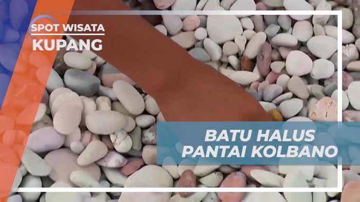 Saksikan Pengumpulan Batu Halus oleh Warga di Pantai Kolbano, Kupang