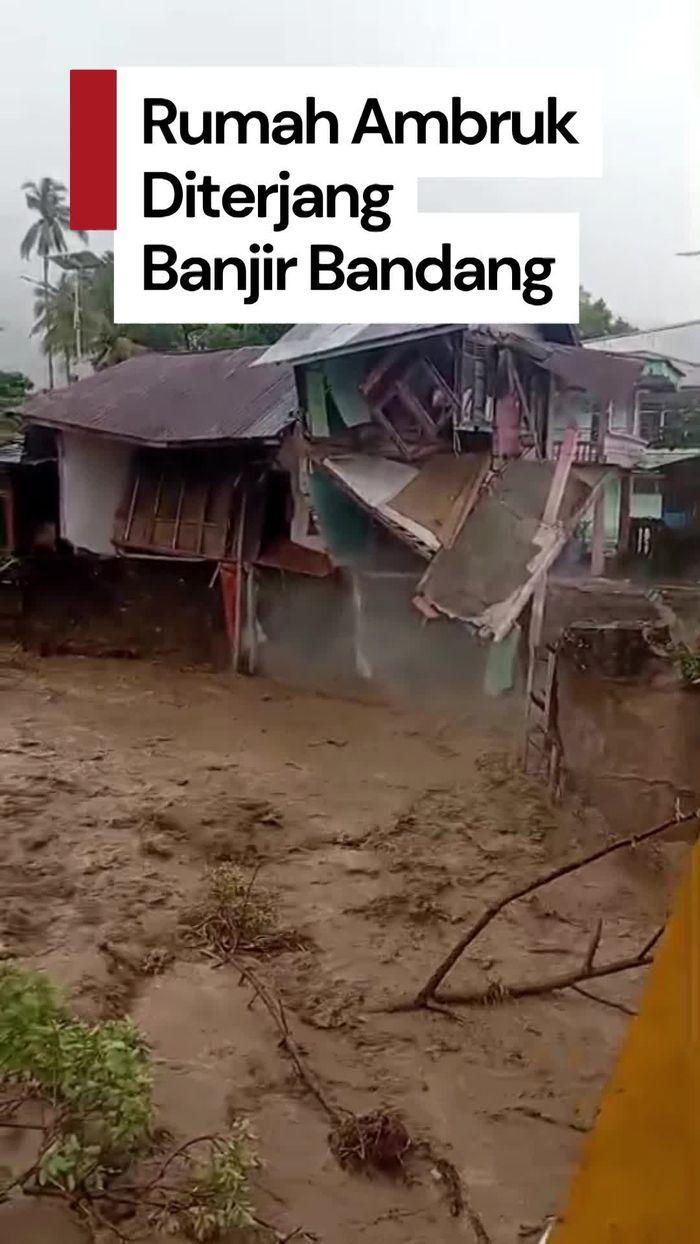 Video: Detik-detik Rumah Ambruk Diterjang Banjir Bandang di Tanah Datar Sumbar