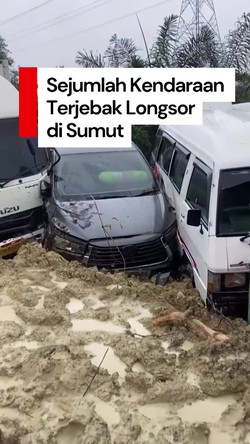 Video: Truk hingga Innova Terjebak di Tengah Longsor di Jalinsum Sumut
