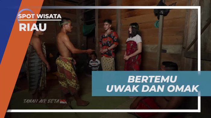 Bertemu Uwak dan Omak di Dusun Tualang, Riau  